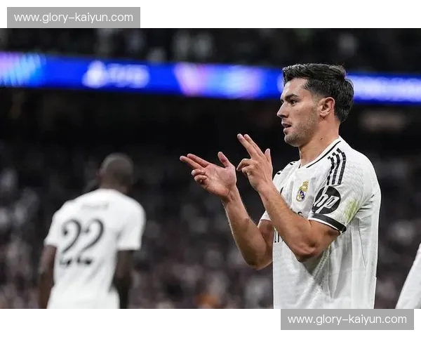 伯纳乌的蓝色火焰：皇马与阿森纳欧冠宿命对决的千年情结